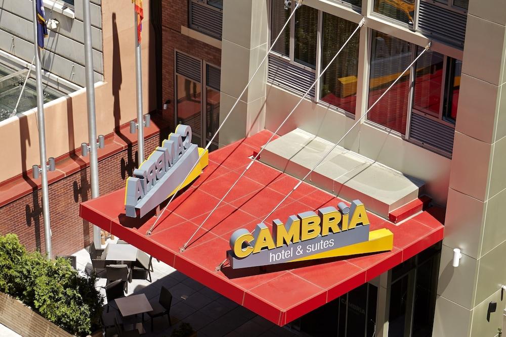 Cambria Hotel New York - Chelsea Exterior photo