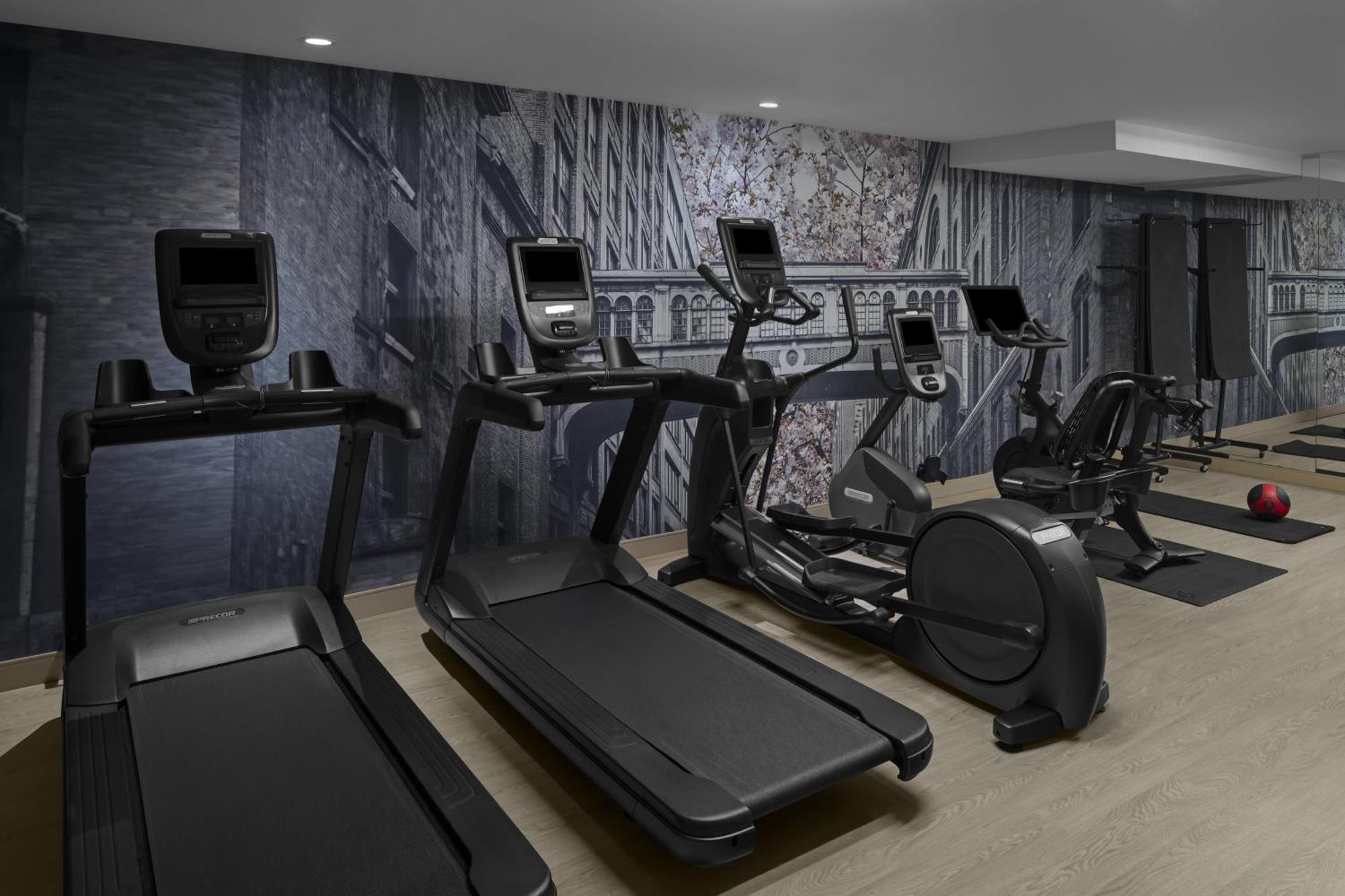 Cambria Hotel New York - Chelsea Exterior photo