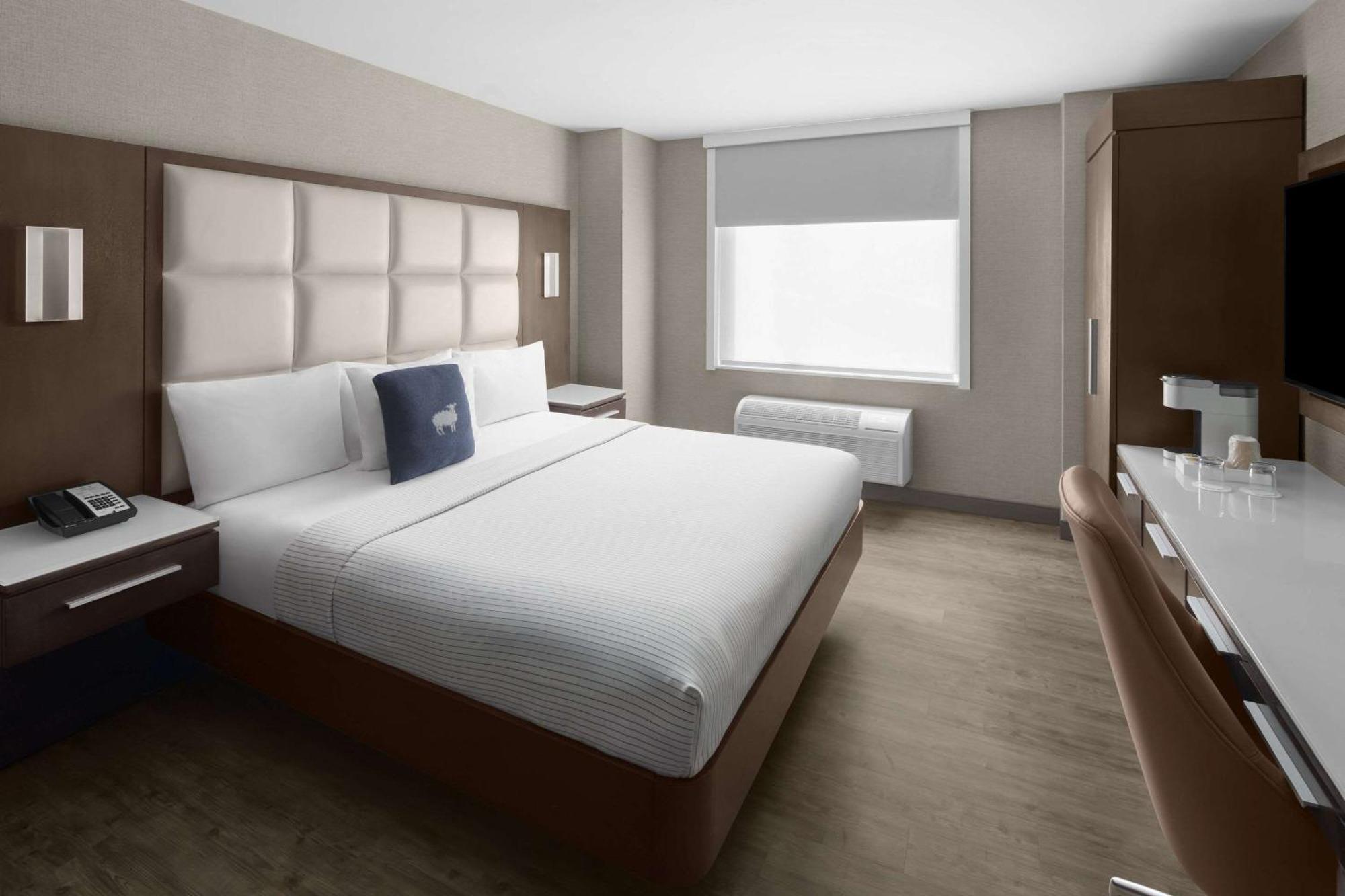 Cambria Hotel New York - Chelsea Exterior photo