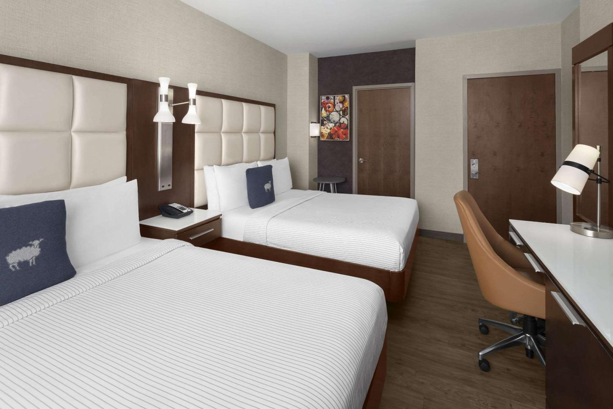 Cambria Hotel New York - Chelsea Exterior photo